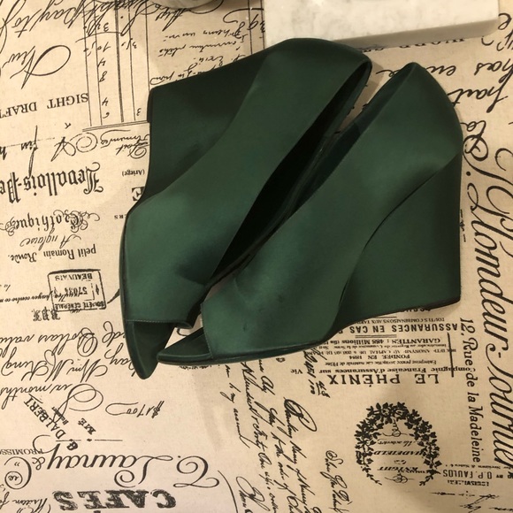 BURBERRY Womens Shoes PRORSUM EMERALD JADE - Picture 5 of 14